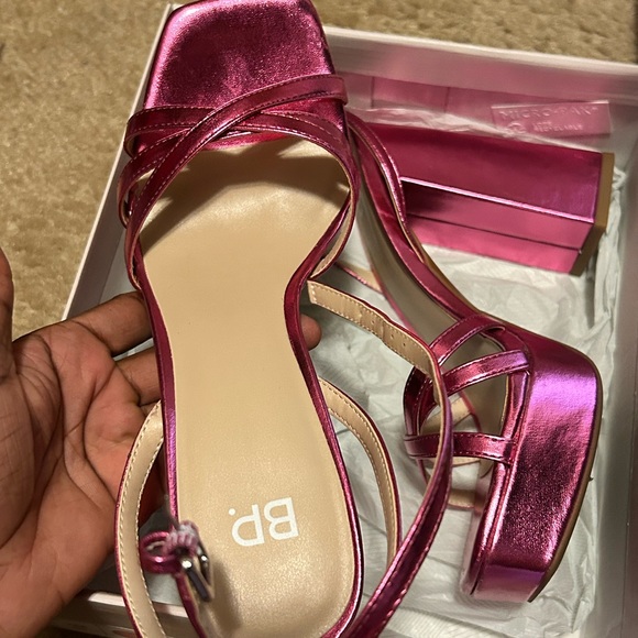 Tavey ankle strap sandal - Picture 3 of 7